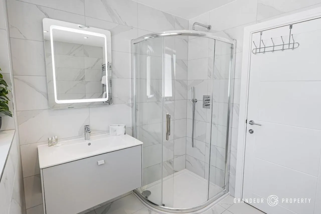 Carbery Lux By Grandeur Property Bournemouth
