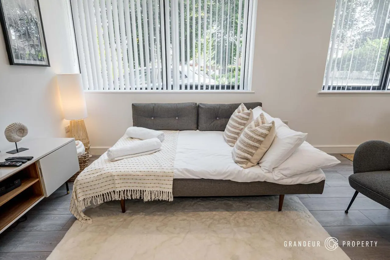 Carbery Lux By Grandeur Property Bournemouth